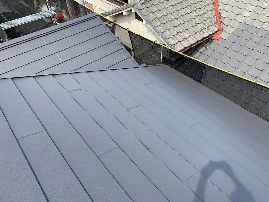 屋根の葺き替えと外壁塗装でおうちがフルチェンジ！スーパーガルテクト・パーフェクトトップ