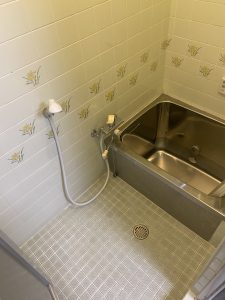 【吹田市】手狭な在来浴室から、一部増築ゆとりと温かみのある浴室へ♪　TOTOサザナ　水廻りリフォーム
