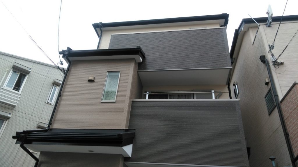 【池田市】混色もシュミレーションで安心！屋根重ね葺き・外壁塗装工事