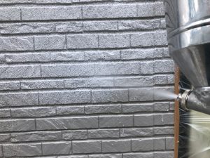 【吹田市】多彩模様塗料で天然石材のように重厚な壁に！ダイヤカレイドビジュー/ 屋根・外壁改修工事