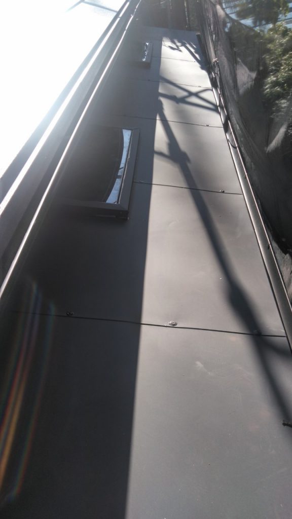 屋根重ね葺き・外壁塗装【アイジー工業ガルテクト・ジャパンカーボンライン無機塗料セラスターウォール】