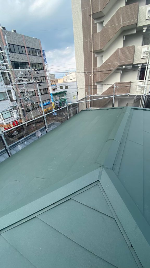 【茨木市】屋根のカバー工法(重ね葺き)　外部改修工事