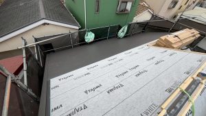 【吹田市】モニエル瓦からスーパーガルテクトへ葺き替え工事｜軽量・高耐久の屋根リフォーム