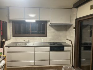 【高槻市】　N様邸 古いキッチンを一新｜トレーシアで掃除しやすいキッチンへ