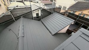【吹田市】モニエル瓦からスーパーガルテクトへ葺き替え工事｜軽量・高耐久の屋根リフォーム