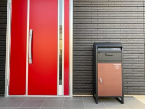 【吹田市】宅配ボックスは後付けできる？種類やメリット、設置のポイントをご紹介