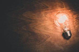 【吹田市】蛍光灯の2027年問題とは？自分でLEDに交換できる場合・できない場合